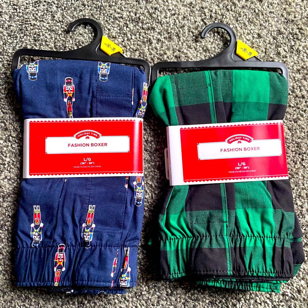‼️price drop‼️🎄Bundle deal! (2) new size L 36/38 Christmas boxers
